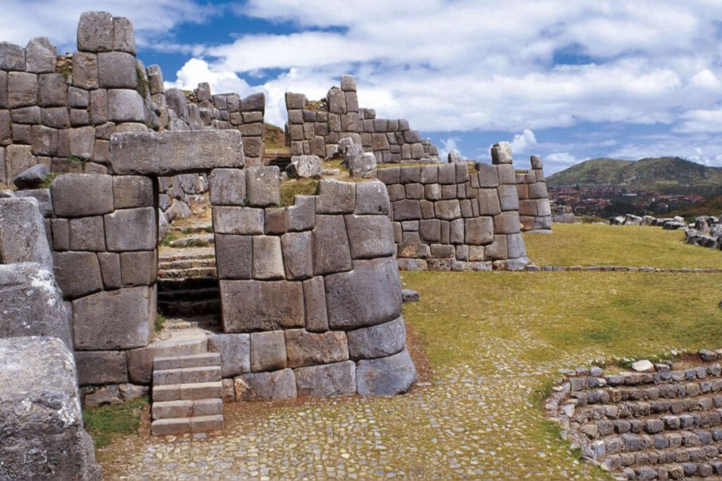 Sacsayhuaman